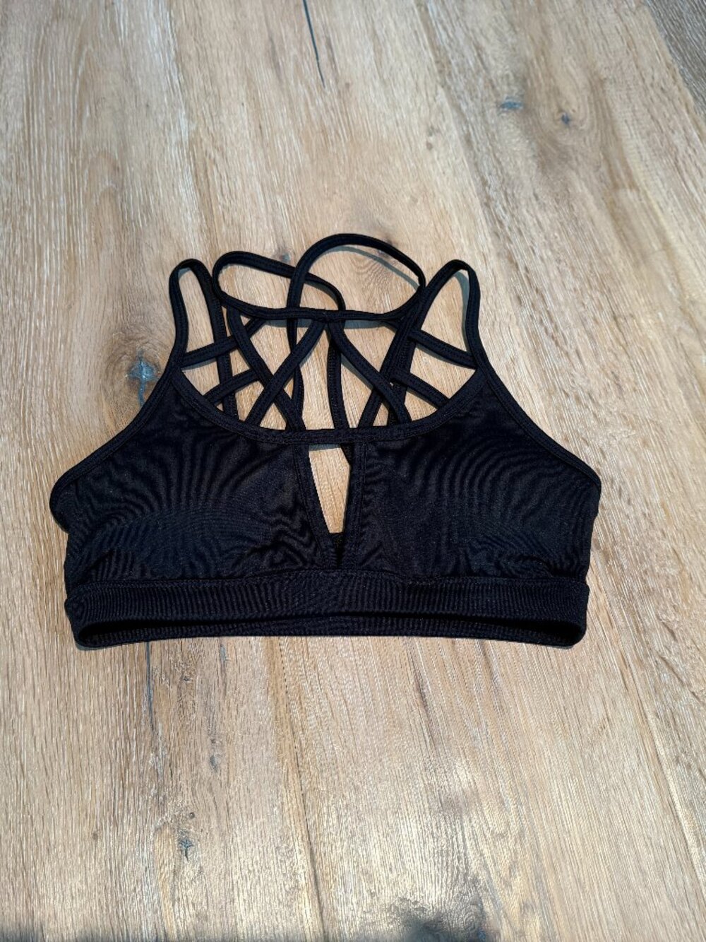 Forever 21 Strappy Front & Back Cut Out Sports Bra Workout Top Black
